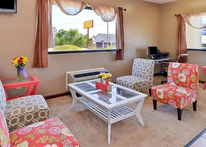 Days Inn & Suites By Wyndham Byram