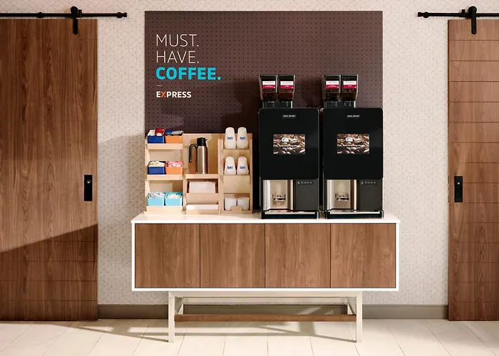 Holiday Inn Express Hotel & Suites Byram By Ihg